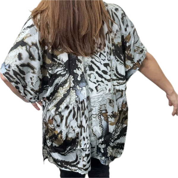 SET 6-20% OFF! ANIMAL PRINT SHORT KIMONO + SHORT WHEAT CHAIN NECKLACE+ BLACK AGATE MINI CIRCLE OF LOVE PENDANT + MINI HUG HOOP EARRINGS FLASH SALE