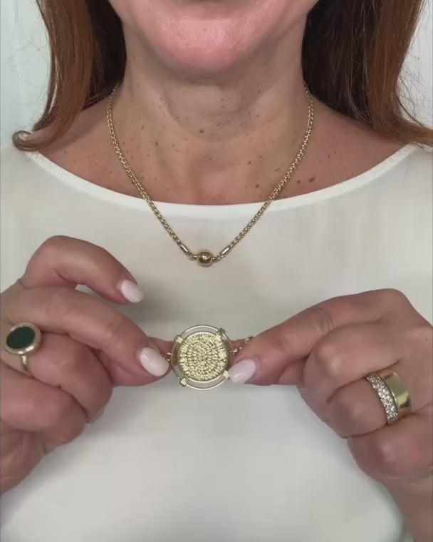 How to wear the wheat chain, step 3 (Maria Nicola)